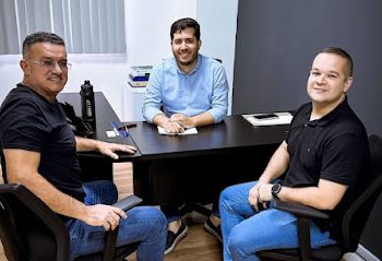 Vereador Plínio Gomes celebra visita a secretarias da Prefeitura de Campina Grande e reforça parceria por melhorias na cidade