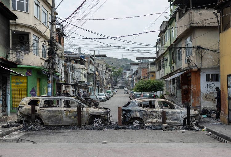 Decisão que baseou Operação Contenção revela rotina de tortura e domínio armado do Comando Vermelho na Penha Decisão que baseou Operação Contenção revela rotina de tortura e domínio armado do Comando Vermelho na Penha