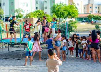 Festa no Aluízio Campos leva diversão e alegria às crianças da comunidade