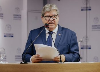 João Azevêdo reúne bancada do PSB e indica apoio a Deusdete Queiroga para vaga no TCE