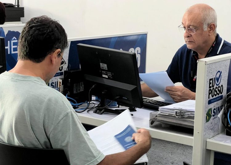 Sine-PB oferta mais de mil vagas de emprego em 12 cidades paraibanas