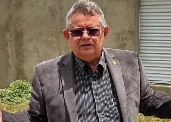 Pimentel Filho cobra providências urgentes para recuperar a Rua da Caixa, em Galante
