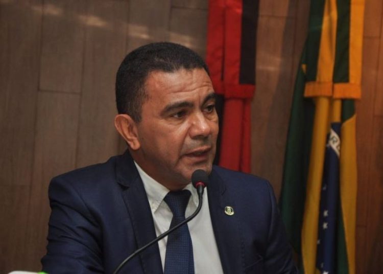 Pastor Luciano Breno defende suplementação orçamentária de R$ 90 milhões da Prefeitura de Campina Grande para pagamento dos servidores Pastor Luciano Breno defende suplementação orçamentária de R$ 90 milhões da Prefeitura de Campina Grande para pagamento dos servidores