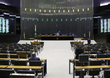PEC da Reforma Administrativa alcança assinaturas necessárias e é protocolada na Câmara
