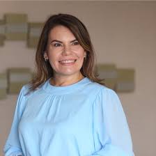 Secretária Fabiana Gomes destaca importância da Policlínica Regional e elogia união de forças pela saúde de Campina Grande