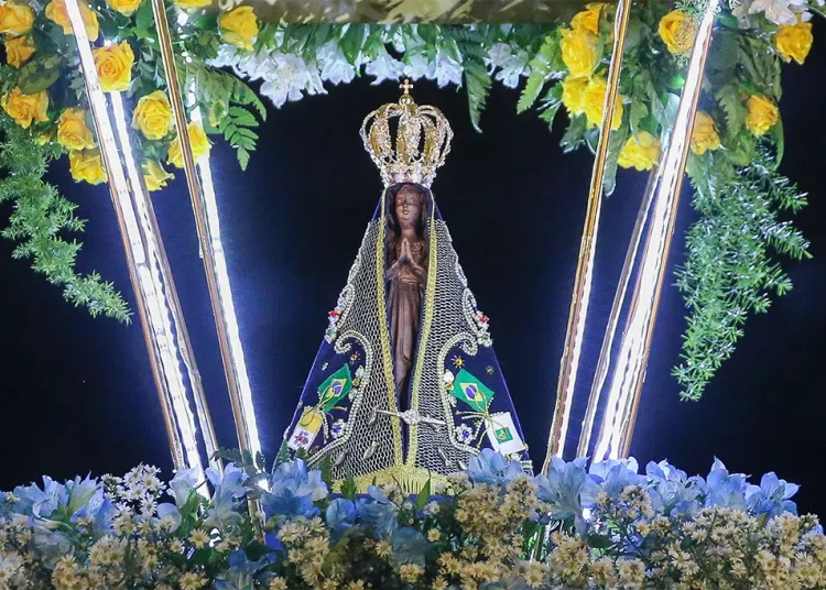 Santuário de Aparecida deve receber 150 mil fiéis neste domingo