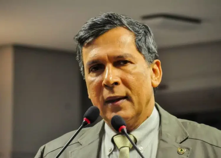 Ricardo Barbosa se irrita e diz que não vai servir de escada para a reeleição de Gervásio Maia Ricardo Barbosa se irrita e diz que não vai servir de escada para a reeleição de Gervásio Maia