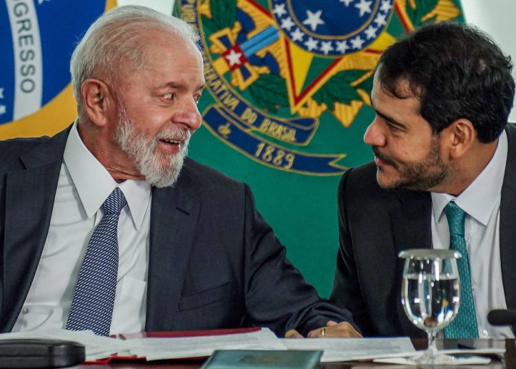 Senadores e ministros do STF veem recado a Lula sobre Messias em aprovação apertada de Gonet Senadores e ministros do STF veem recado a Lula sobre Messias em aprovação apertada de Gonet