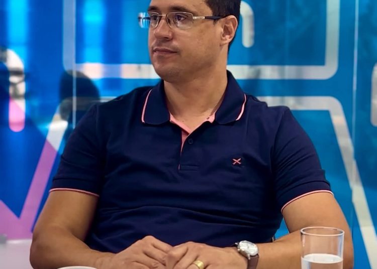 Areial: Prefeito Carlos Henrique antecipa salário de novembro e prepara grande programação para aniversário da cidade e Réveillon