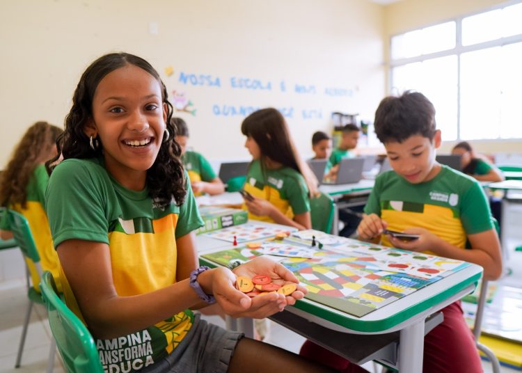 Estudantes da Rede Municipal de Campina Grande conquistam dez medalhas na Olimpíada Nacional de Educação Financeira 2025