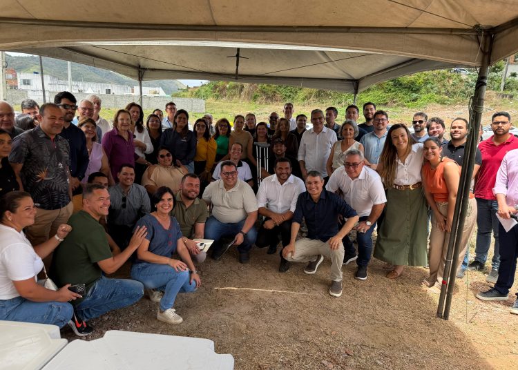 ROMERO RODRIGUES PARTICIPA DA ASSINATURA DA ORDEM DE SERVIÇO PARA CONSTRUÇÃO DO CENTRO DE APOIO AO AUTISTA EM GUARABIRA ROMERO RODRIGUES PARTICIPA DA ASSINATURA DA ORDEM DE SERVIÇO PARA CONSTRUÇÃO DO CENTRO DE APOIO AO AUTISTA EM GUARABIRA