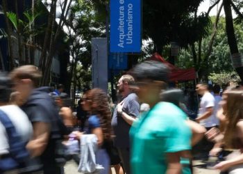 Abstenção no primeiro dia do Enem 2025 chegou a 27%; gabarito sai na próxima quinta-feira