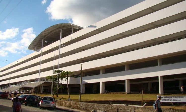 Professores da UEPB contestam nota da Reitoria e mantêm greve Professores da UEPB contestam nota da Reitoria e mantêm greve