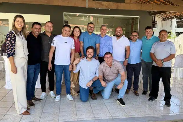Bruno volta a se reunir com bancada aliada na CMCG Bruno volta a se reunir com bancada aliada na CMCG
