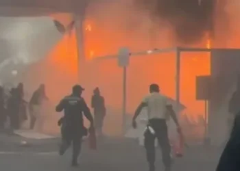 Esculhambação total: Incêndio atinge pavilhão que recebe a COP30, em Belém; área é evacuada