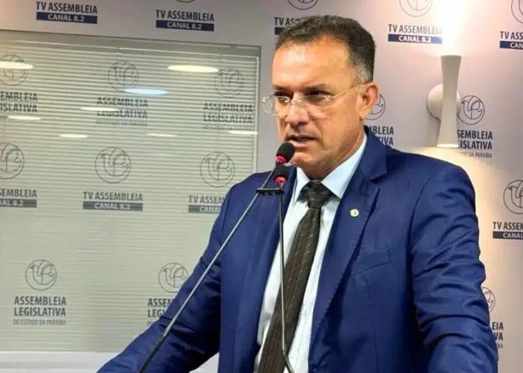 Sargento Neto ganha força para compor chapa do PL ao lado de Efraim Filho na Paraíba Sargento Neto ganha força para compor chapa do PL ao lado de Efraim Filho na Paraíba
