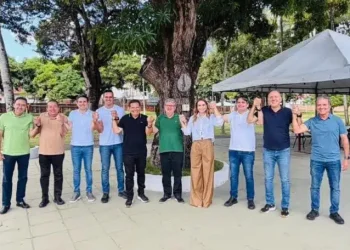 Adriano desiste de disputar o Governo e fecha apoio a Lucas