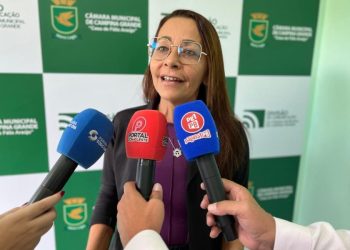 Vereadora Aninha Cardoso cobra pagamento de prestadores de serviço da Prefeitura de Campina Grande