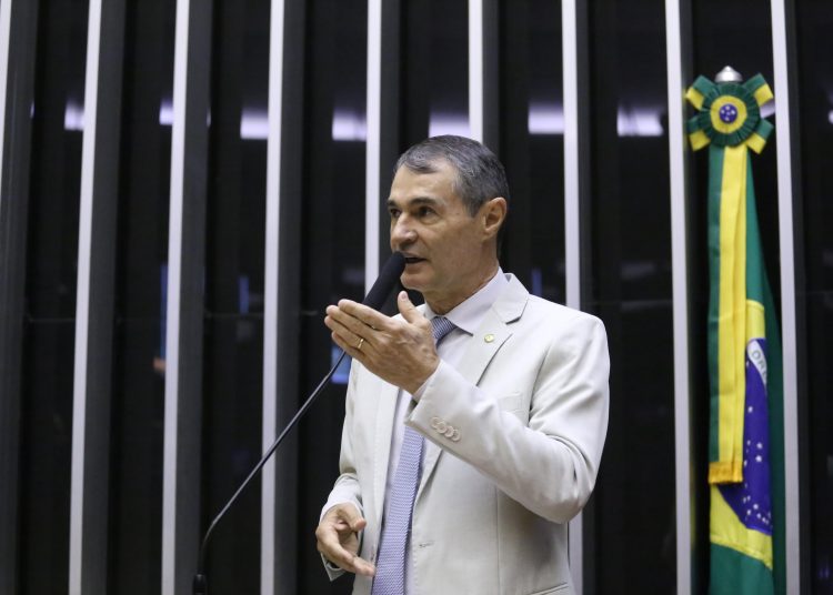 Romero diz que não foi consultado por Bruno sobre apoio a Efraim: “Democracia não é imposição”