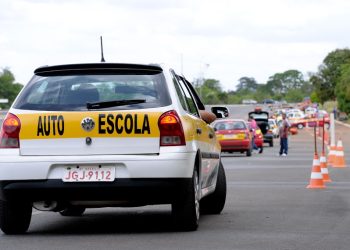 Valores de autoescolas em CG começam a diminuir com novas regras federais; veja preços