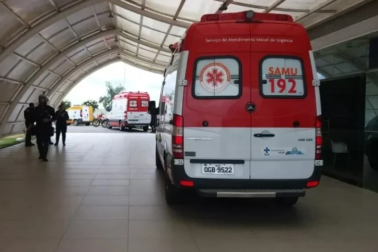 Jovem morre em grave acidente entre moto e ônibus após sair do trabalho, em Campina Grande