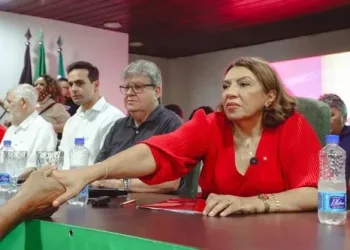 Cúpula do PT vai à Granja para encontro com João Azevêdo; Cida Ramos comenta reunião