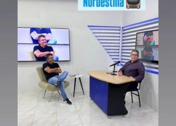 Prefeito de Alagoa Nova destaca avanços da gestão e confirma apoios políticos em entrevista