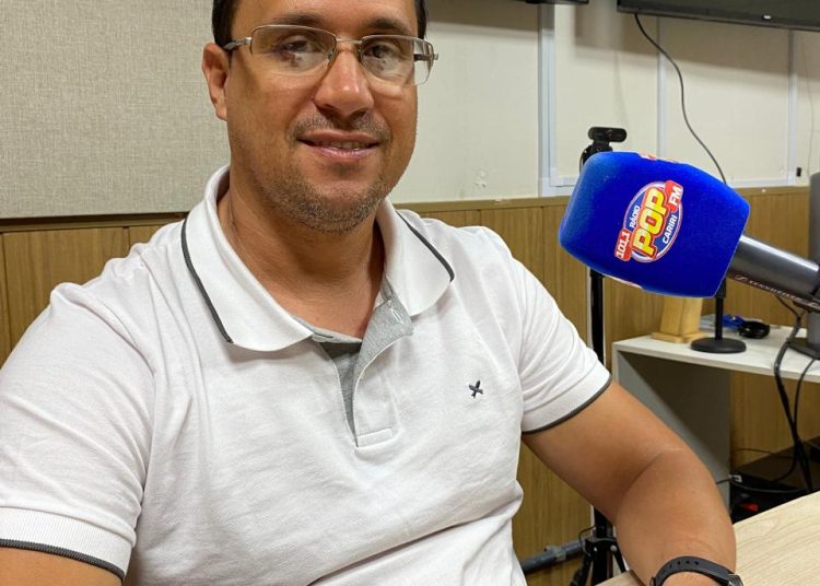 Prefeito de Areial garante reajuste acima da inflação para professores da rede municipal Prefeito de Areial garante reajuste acima da inflação para professores da rede municipal