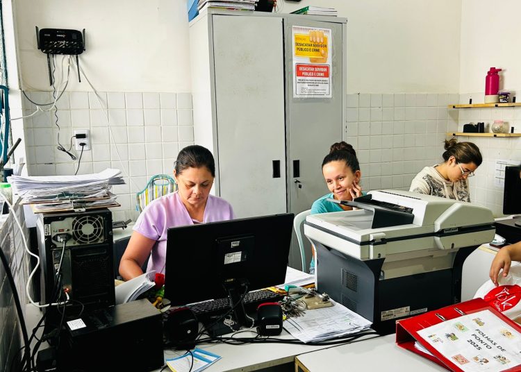 Seduc recebe quase 3 mil matrículas de novatos apenas no primeiro dia e cerca de 900 crianças transferidas da rede privada para a pública
