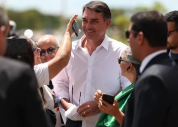 Flávio cresce nas pesquisas e força Centrão a recalcular rota para 2026