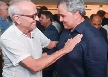 Senador Efraim Filho admite possibilidade de acordo com Cícero em eventual 2º turno nas eleições de outubro