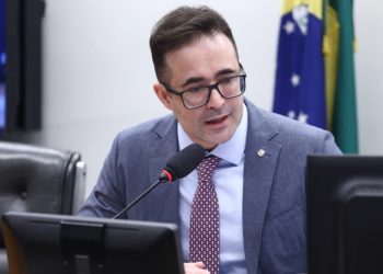 Comissão aprova projeto que assegura em lei direitos de passageiros em atrasos e cancelamentos de voos