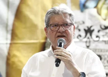 João Azevêdo vai antecipar reforma no secretariado