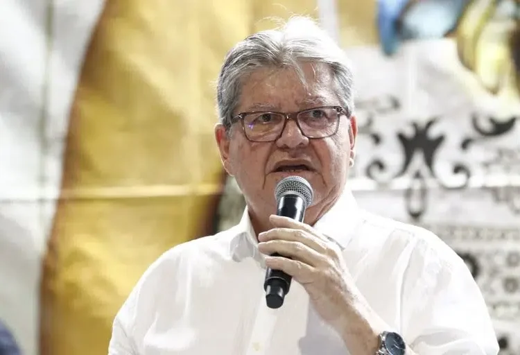 João Azevêdo vai antecipar reforma no secretariado