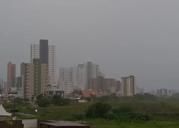 INMET emite alerta de chuvas intensas para mais de 100 municípios da Paraíba