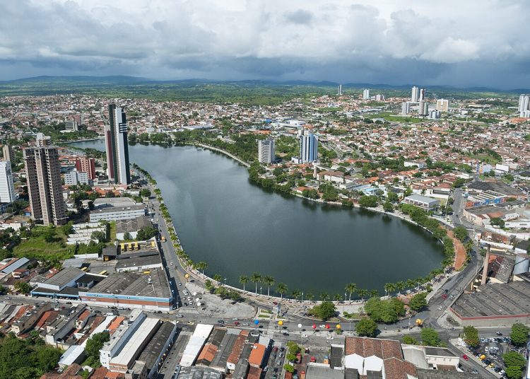 Onze quiosques e até museu despejam esgoto no Açude Velho, em Campina Grande Onze quiosques e até museu despejam esgoto no Açude Velho, em Campina Grande