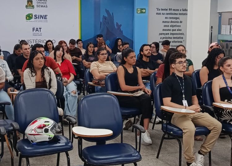 Sine Municipal, por meio de empresas parceiras, oferta vagas para cargos de telemarketing, motorista e jovem aprendiz Sine Municipal, por meio de empresas parceiras, oferta vagas para cargos de telemarketing, motorista e jovem aprendiz