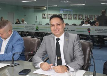 Vereador Frank Alves apresenta projeto para criação do Programa Biblioteca Comunitária Municipal em Campina Grande