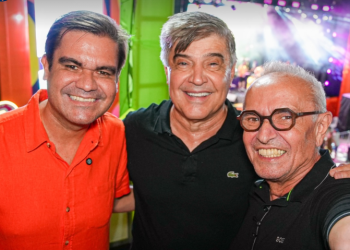 Cícero Lucena intensifica agenda no Sertão durante o Carnaval e volta a aparecer ao lado de Wellington Roberto