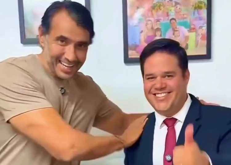 Anderson Monteiro cumpre compromisso, tira licença da ALPB e André Gadelha assume mandato Anderson Monteiro cumpre compromisso, tira licença da ALPB e André Gadelha assume mandato