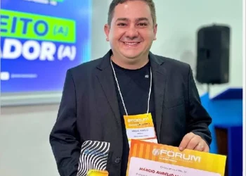 Gaeco e Polícia Civil cumprem mandado de busca na casa do prefeito de Jacaraú