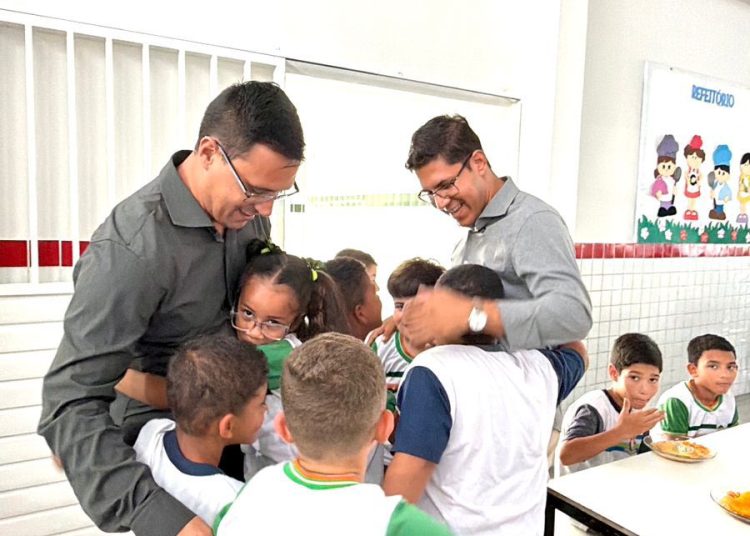 Prefeitura de Areial entrega novo laboratório de informática e sala de recursos na Escola Francisco Apolinário Prefeitura de Areial entrega novo laboratório de informática e sala de recursos na Escola Francisco Apolinário