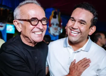 Jhony Bezerra deixa base do Governo e anuncia apoio a Cícero Lucena