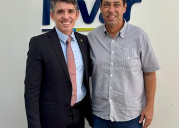 Prefeito de Lucena, Léo Bandeira, e seu grupo político declaram apoio ao projeto de reeleição do deputado Tovar