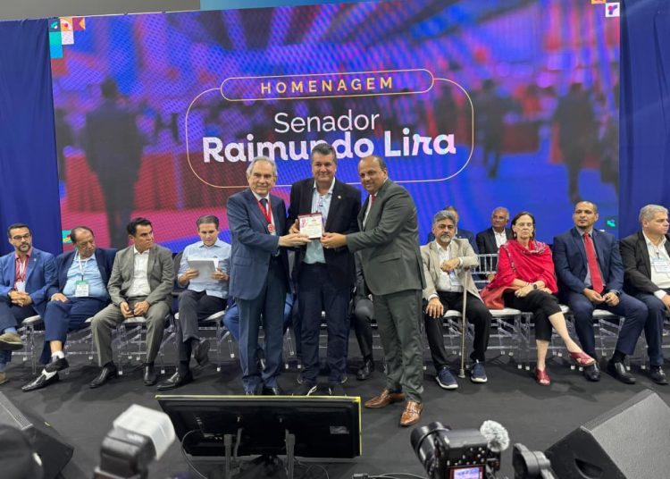 EM CAMPINA GRANDE: Abertura do Confep destaca fortalecimento dos municípios e homenageia Raimundo Lira EM CAMPINA GRANDE: Abertura do Confep destaca fortalecimento dos municípios e homenageia Raimundo Lira