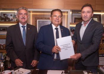 Com apoio de 32 deputados, Deusdete se inscreve para disputar vaga no TCE