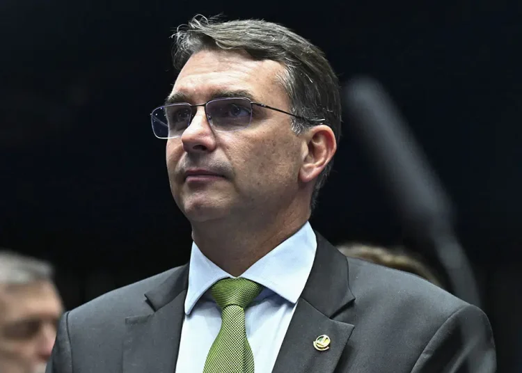 TSE nega hackeamento após Flávio Bolsonaro aparecer filiado ao Missão TSE nega hackeamento após Flávio Bolsonaro aparecer filiado ao Missão