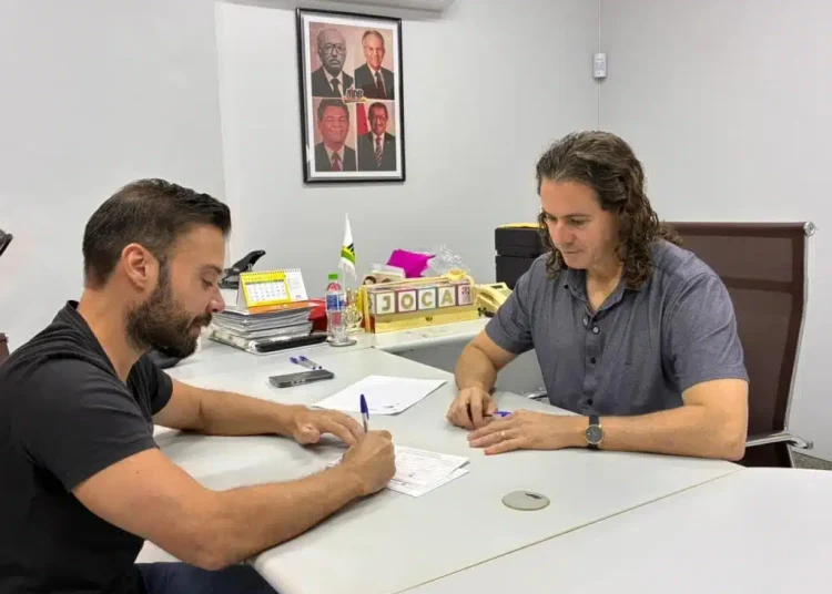 Deputado Caio Roberto deixa o PL e se filia ao MDB