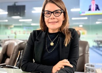 Fabiana Gomes deve deixar secretaria em Campina Grande e disputar vaga na Câmara Federal pelo Podemos