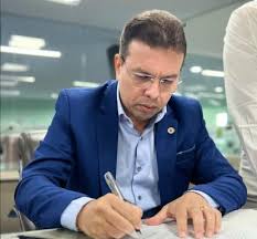 Vereador Marcio da Eletropolo propõe criação do Programa Jovem Cientista para incentivar estudantes em Campina Grande